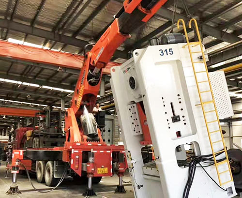 含山县附近随车吊出租，轻松解决运输难题