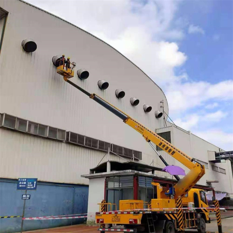 含山县高空作业车出租服务：专业广告牌安装解决方案